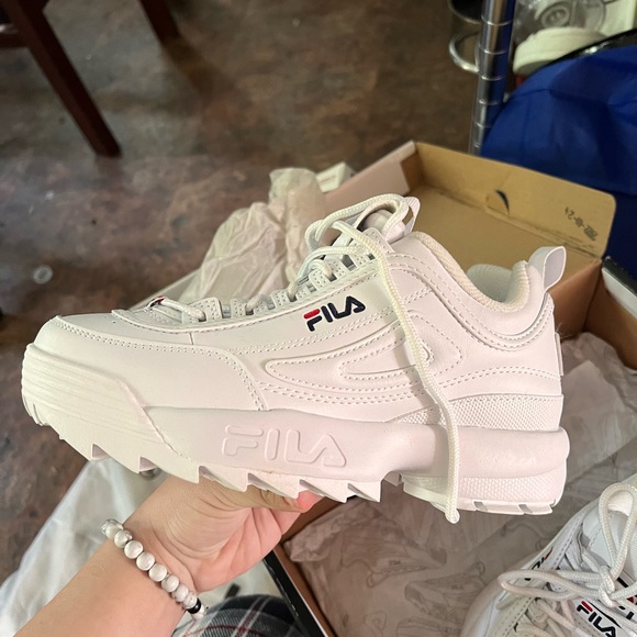 Fila Disrupters women’s 5.5-6.5 big kids 4.5 - Picture 1 of 4